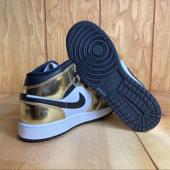 Nike Air Jordan 1 Mid Metallic Gold - Picture 5 of 9